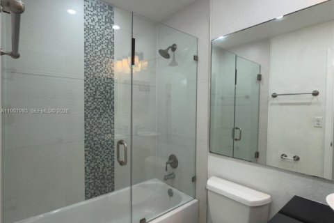 Купить кондоминиум в Майами, Флорида 2 спальни, 77.57м2, № 2179544 - фото 29