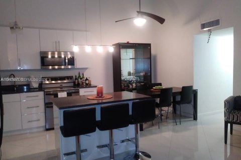 Купить кондоминиум в Майами, Флорида 2 спальни, 77.57м2, № 2179544 - фото 8