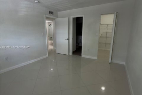 Купить кондоминиум в Майами, Флорида 2 спальни, 77.57м2, № 2179544 - фото 18
