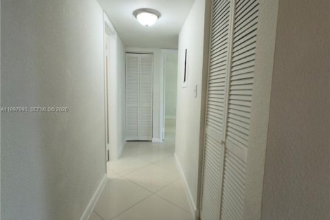 Купить кондоминиум в Майами, Флорида 2 спальни, 77.57м2, № 2179544 - фото 23