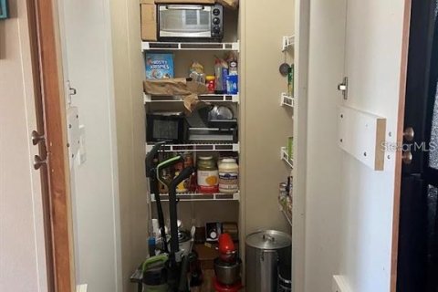 Apartamento en alquiler en Bronson, Florida, 3 dormitorios, 144.93 m2 № 1887144 - foto 7