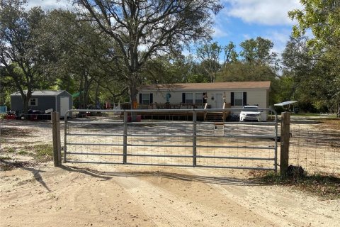 Apartamento en alquiler en Bronson, Florida, 3 dormitorios, 144.93 m2 № 1887144 - foto 1