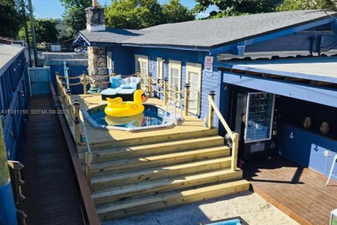 Immobilier commercial à vendre à Miami, Floride: 296.17 m2 № 2034573 - photo 5