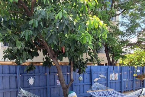 Immobilier commercial à vendre à Miami, Floride: 296.17 m2 № 2034573 - photo 13