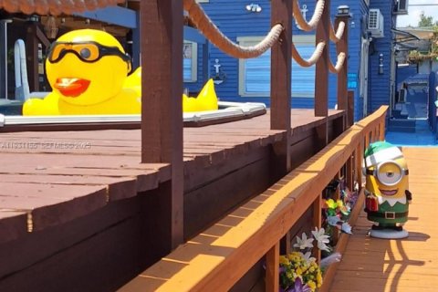 Immobilier commercial à vendre à Miami, Floride: 296.17 m2 № 2034573 - photo 4