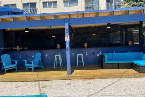 Immobilier commercial à vendre à Miami, Floride: 296.17 m2 № 2034573 - photo 14