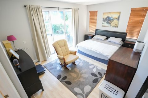 House in Miramar, Florida 3 bedrooms, 153.29 sq.m. № 1977086 - photo 22