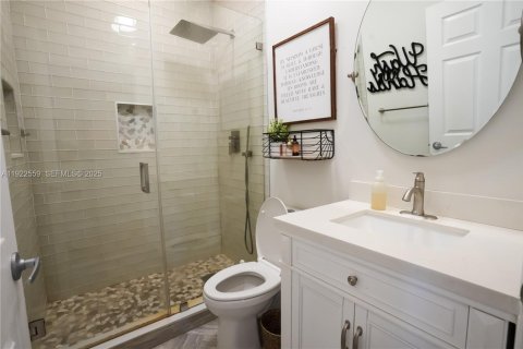 House in Miramar, Florida 3 bedrooms, 153.29 sq.m. № 1977086 - photo 17