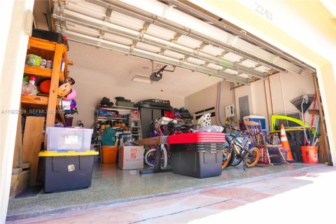 House in Miramar, Florida 3 bedrooms, 153.29 sq.m. № 1977086 - photo 26