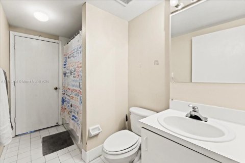 Condominio en venta en Davie, Florida, 2 dormitorios, 85.1 m2 № 1895948 - foto 15