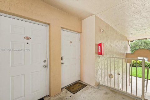Condominio en venta en Davie, Florida, 2 dormitorios, 85.1 m2 № 1895948 - foto 2