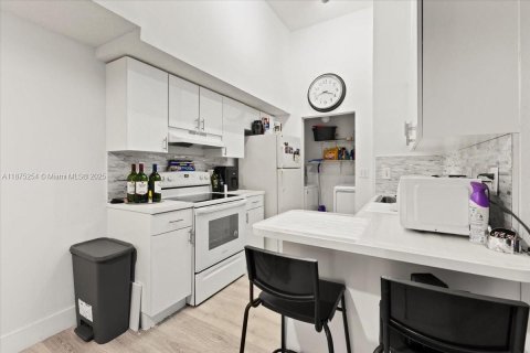 Condominio en venta en Davie, Florida, 2 dormitorios, 85.1 m2 № 1895948 - foto 5