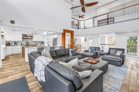 Villa ou maison à vendre à Saint Pete Beach, Floride: 5 chambres, 442.77 m2 № 2399544 - photo 12