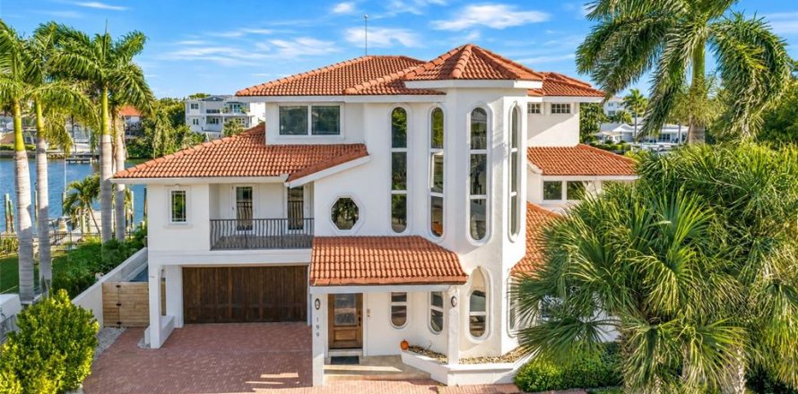 Villa ou maison à Saint Pete Beach, Floride 5 chambres, 442.77 m2 № 2399544