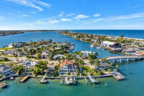 Villa ou maison à vendre à Saint Pete Beach, Floride: 5 chambres, 442.77 m2 № 2399544 - photo 6