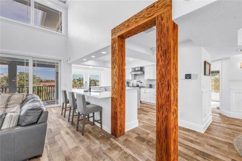 Villa ou maison à vendre à Saint Pete Beach, Floride: 5 chambres, 442.77 m2 № 2399544 - photo 13