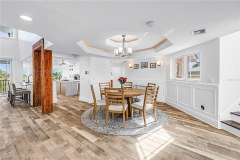 Villa ou maison à vendre à Saint Pete Beach, Floride: 5 chambres, 442.77 m2 № 2399544 - photo 9