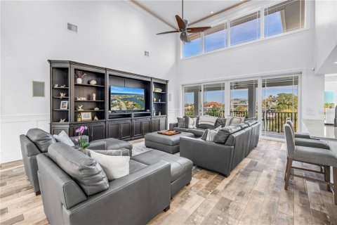 Villa ou maison à vendre à Saint Pete Beach, Floride: 5 chambres, 442.77 m2 № 2399544 - photo 11