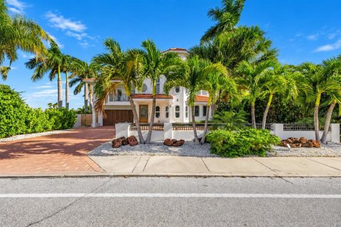 Villa ou maison à vendre à Saint Pete Beach, Floride: 5 chambres, 442.77 m2 № 2399544 - photo 3