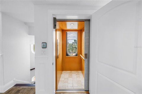 Villa ou maison à vendre à Saint Pete Beach, Floride: 5 chambres, 442.77 m2 № 2399544 - photo 24