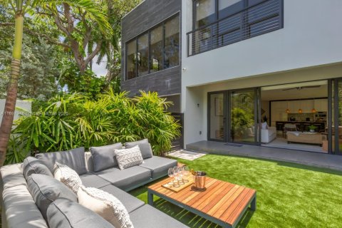 Touwnhouse à vendre à Fort Lauderdale, Floride: 5 chambres, 284.84 m2 № 1949683 - photo 2