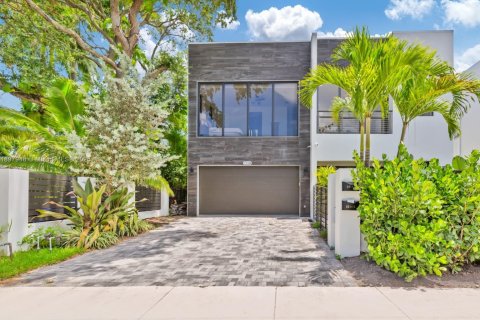 Touwnhouse à vendre à Fort Lauderdale, Floride: 5 chambres, 284.84 m2 № 1949683 - photo 1