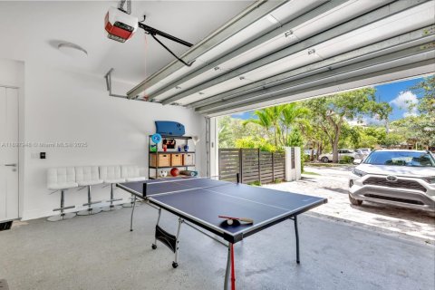 Touwnhouse à vendre à Fort Lauderdale, Floride: 5 chambres, 284.84 m2 № 1949683 - photo 28