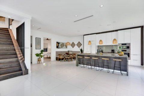 Touwnhouse à vendre à Fort Lauderdale, Floride: 5 chambres, 284.84 m2 № 1949683 - photo 7