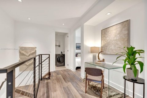 Touwnhouse à vendre à Fort Lauderdale, Floride: 5 chambres, 284.84 m2 № 1949683 - photo 21