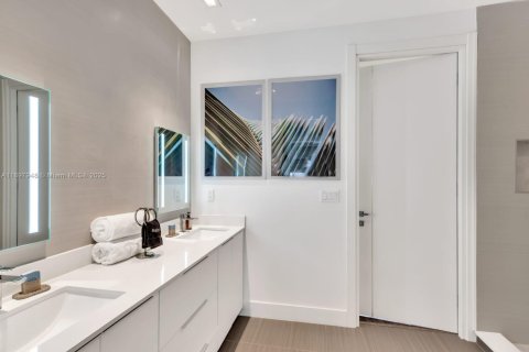 Touwnhouse à vendre à Fort Lauderdale, Floride: 5 chambres, 284.84 m2 № 1949683 - photo 23