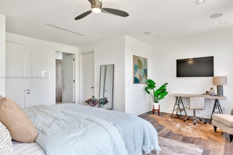 Touwnhouse à vendre à Fort Lauderdale, Floride: 5 chambres, 284.84 m2 № 1949683 - photo 13