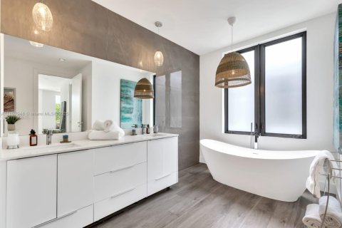 Touwnhouse à vendre à Fort Lauderdale, Floride: 5 chambres, 284.84 m2 № 1949683 - photo 17