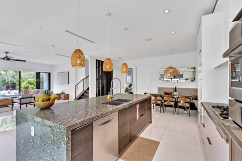 Touwnhouse à vendre à Fort Lauderdale, Floride: 5 chambres, 284.84 m2 № 1949683 - photo 10