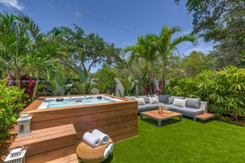 Touwnhouse à vendre à Fort Lauderdale, Floride: 5 chambres, 284.84 m2 № 1949683 - photo 3