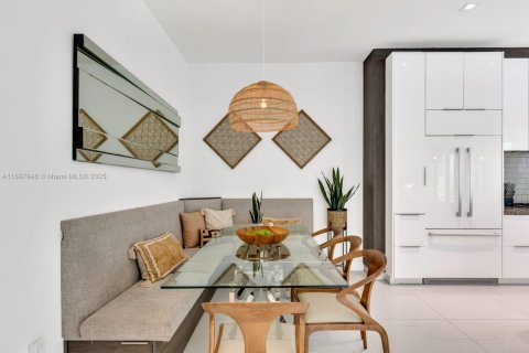 Touwnhouse à vendre à Fort Lauderdale, Floride: 5 chambres, 284.84 m2 № 1949683 - photo 9