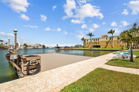 Condominio en venta en Saint Pete Beach, Florida, 2 dormitorios, 74.32 m2 № 1765092 - foto 25