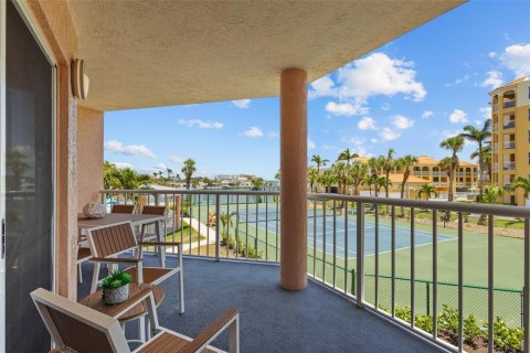 Condominio en venta en Saint Pete Beach, Florida, 2 dormitorios, 74.32 m2 № 1765092 - foto 11
