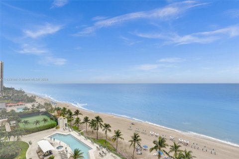 Condo in Sunny Isles Beach, Florida, 3 bedrooms  № 1311197 - photo 23