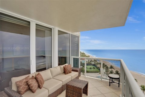 Condo in Sunny Isles Beach, Florida, 3 bedrooms  № 1311197 - photo 22
