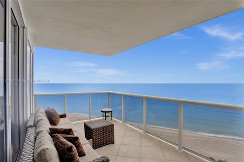 Condo in Sunny Isles Beach, Florida, 3 bedrooms  № 1311197 - photo 21