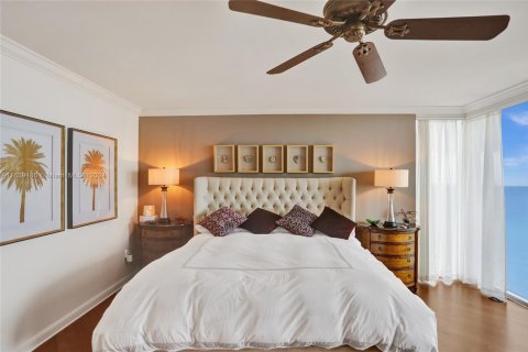 Condo in Sunny Isles Beach, Florida, 3 bedrooms  № 1311197 - photo 26