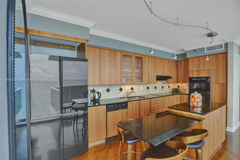 Condo in Sunny Isles Beach, Florida, 3 bedrooms  № 1311197 - photo 19