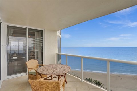 Condo in Sunny Isles Beach, Florida, 3 bedrooms  № 1311197 - photo 9