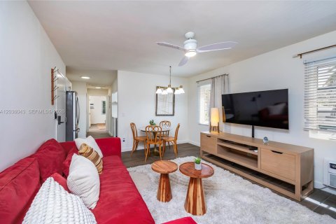 Apartment in Coral Gables, Florida 1 bedroom, 245.26 sq.m. № 2087205 - photo 5