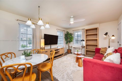 Apartment in Coral Gables, Florida 1 bedroom, 245.26 sq.m. № 2087205 - photo 3