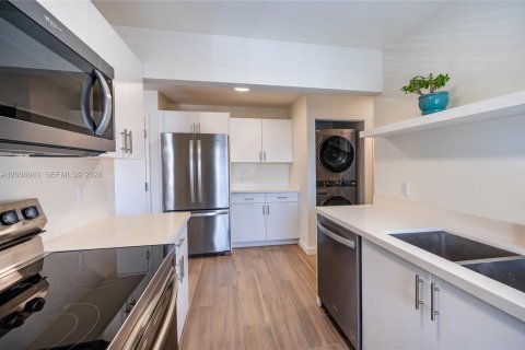 Apartment in Coral Gables, Florida 1 bedroom, 245.26 sq.m. № 2087205 - photo 8