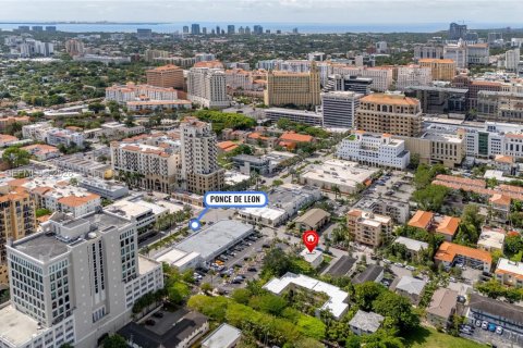 Apartment in Coral Gables, Florida 1 bedroom, 245.26 sq.m. № 2087205 - photo 17