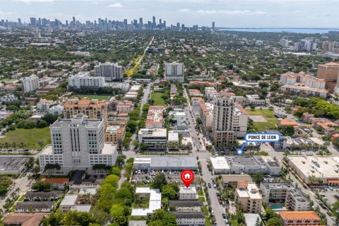 Apartment in Coral Gables, Florida 1 bedroom, 245.26 sq.m. № 2087205 - photo 18