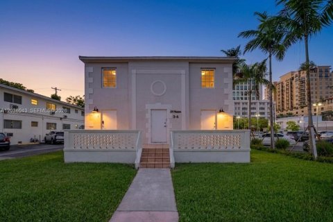 Apartment in Coral Gables, Florida 1 bedroom, 245.26 sq.m. № 2087205 - photo 2