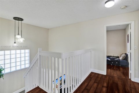 House in Pembroke Pines, Florida 4 bedrooms, 235.23 sq.m. № 2043265 - photo 21